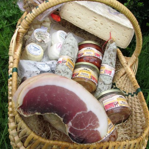 panier-gourmand-de-charlieu-delicesdu42-charcuterie-viande-fromage-lycee-ressins-loire-42-produits