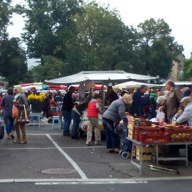 Marché de Roanne : Place Victor Hugo